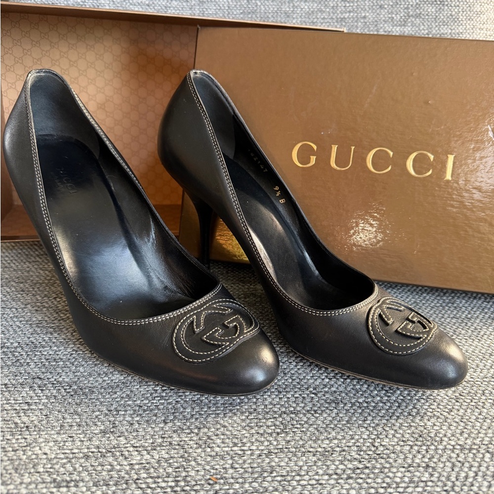 Gucci Black Leather Heel Pumps with GG Medallion